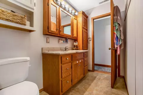 Bath - 26262 Jackson Rd, Circleville, OH 43113 photo 2 of 3