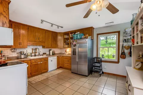 Kitchen - 26262 Jackson Rd, Circleville, OH 43113 photo 1 of 4