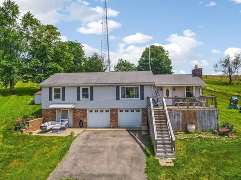 Exterior - 26262 Jackson Rd, Circleville, OH 43113 photo 2 of 31
