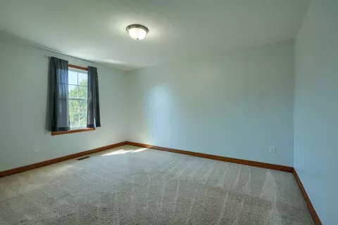 Bedroom - 5700 Boucher Dr, Orient, OH 43146 photo 6 of 7