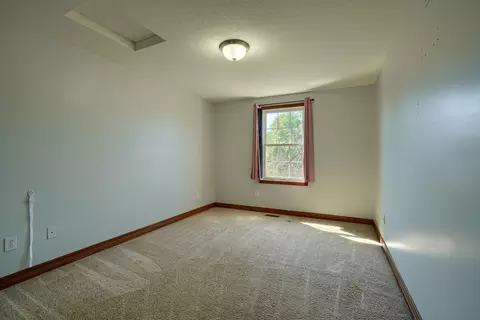 Bedroom - 5700 Boucher Dr, Orient, OH 43146 photo 4 of 7