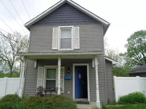 312 W William St, Delaware, OH 43015