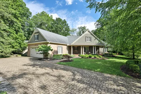 Exterior - 580 Keyes Ln, Worthington, OH 43085 photo 3 of 30