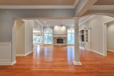Living - 580 Keyes Ln, Worthington, OH 43085 photo 3 of 13