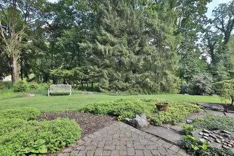 Exterior - 580 Keyes Ln, Worthington, OH 43085 photo 17 of 30