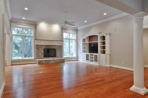 Living - 580 Keyes Ln, Worthington, OH 43085 photo 4 of 13