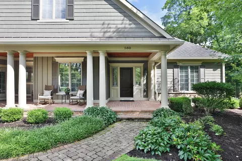 Exterior - 580 Keyes Ln, Worthington, OH 43085 photo 5 of 30