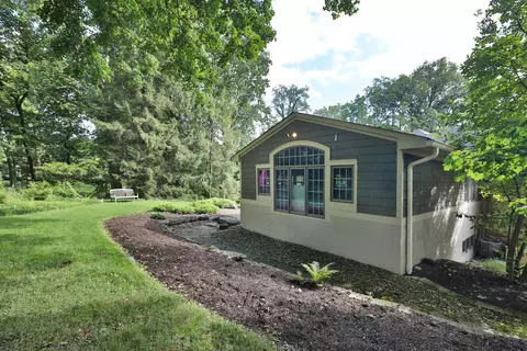 Exterior - 580 Keyes Ln, Worthington, OH 43085 photo 14 of 30