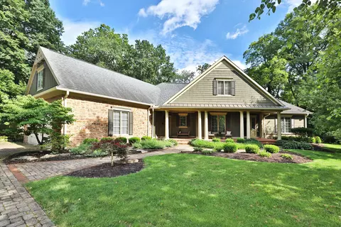 Exterior - 580 Keyes Ln, Worthington, OH 43085 photo 2 of 30