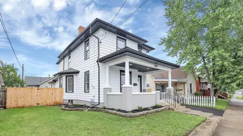 732 Columbus Ave, Washington Court House, OH 43160