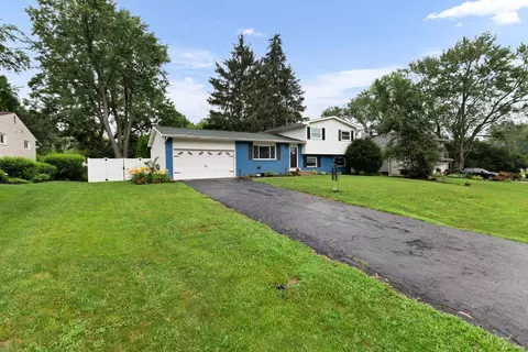 966 Larkstone Dr, Columbus, OH 43235