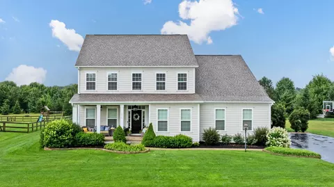 2556 Derby Dr, Powell, OH 43065