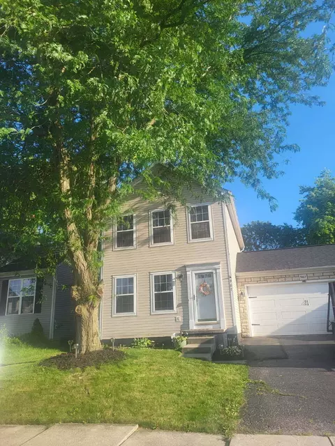 967 Robmeyer Dr, Columbus, OH 43207