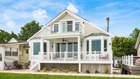 4721 W North Bank Rd, Buckeye Lake, OH 43008