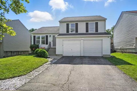 1538 Autumn Village Dr, Columbus, OH 43223