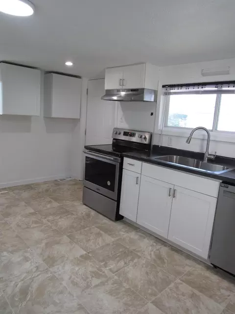 Kitchen - 160 Logan St, Circleville, OH 43113 photo 1 of 1