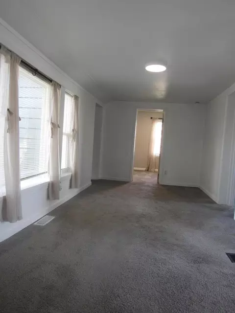 Living - 160 Logan St, Circleville, OH 43113 photo 1 of 1