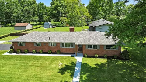 5100 Southern Grove Dr, Grove City, OH 43123