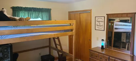 Bedroom - 96 Summit St, Newark, OH 43055 photo 4 of 4