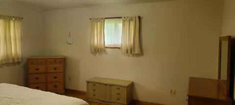 Bedroom - 96 Summit St, Newark, OH 43055 photo 2 of 4