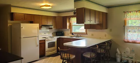 Kitchen - 96 Summit St, Newark, OH 43055 photo 1 of 5