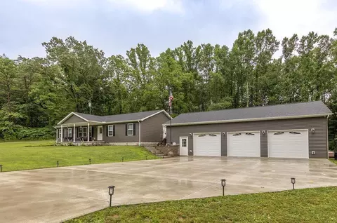 19366 Laurel Run Rd, Nelsonville, OH 45764