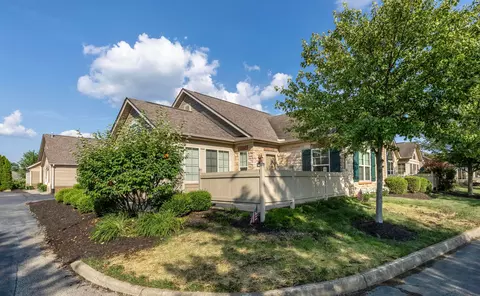 810 Lambton Cir W, Lancaster, OH 43130