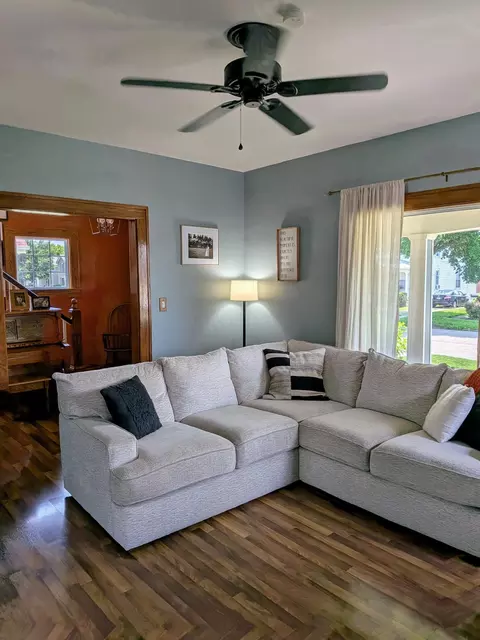 Living - 841 E Mulberry St, Lancaster, OH 43130 photo 2 of 5