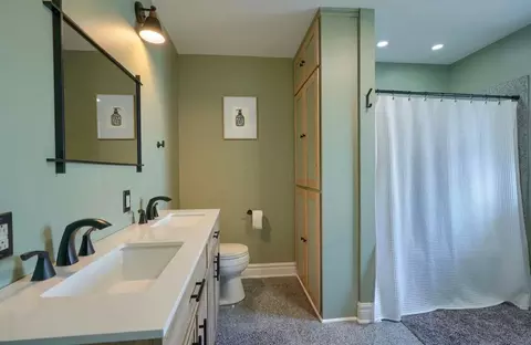 Bath - 841 E Mulberry St, Lancaster, OH 43130 photo 1 of 1