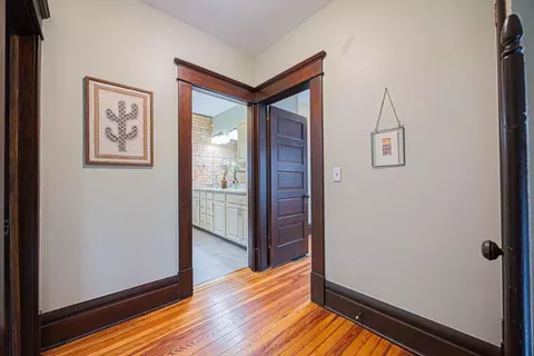 Entry Way - 199 E Gates St, Columbus, OH 43206 photo 3 of 4