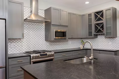 Kitchen - 199 E Gates St, Columbus, OH 43206 photo 7 of 7