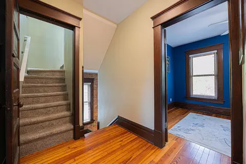 Entry Way - 199 E Gates St, Columbus, OH 43206 photo 4 of 4