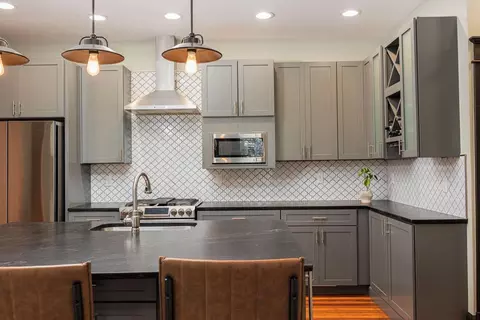 Kitchen - 199 E Gates St, Columbus, OH 43206 photo 6 of 7