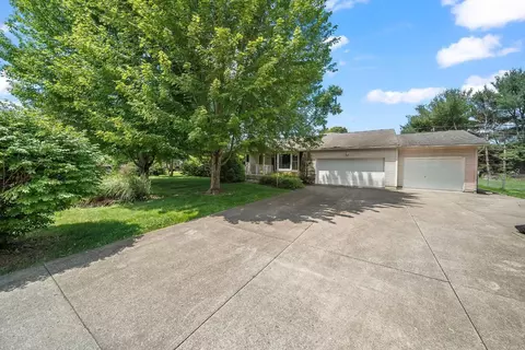 93 Parkway Dr, Newark, OH 43055