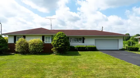 2052 Lorimer Dr NE, Newark, OH 43055