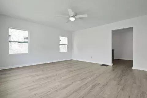 Living - 212 S Scioto St, Circleville, OH 43113 photo 1 of 2
