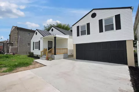 Exterior - 212 S Scioto St, Circleville, OH 43113 photo 3 of 5