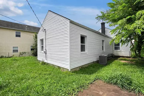 Exterior - 212 S Scioto St, Circleville, OH 43113 photo 5 of 5