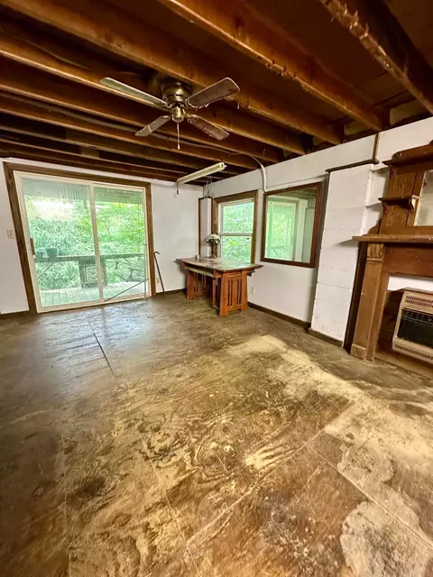 825 Kickapoo Ct, Hide A Way Hills, OH 43107 photo 14