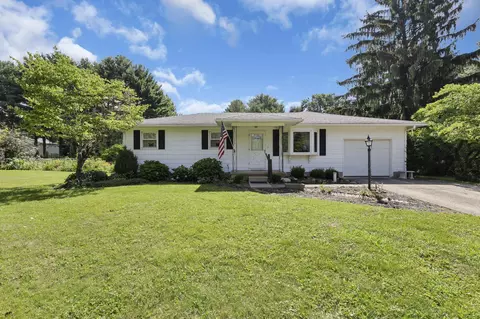 3842 Brook Rd NW, Lancaster, OH 43130