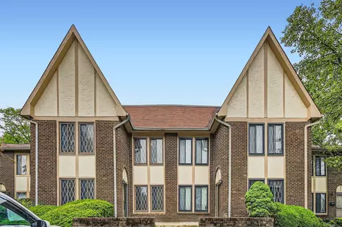 3264 Valley Lane South S, Columbus, OH 43231