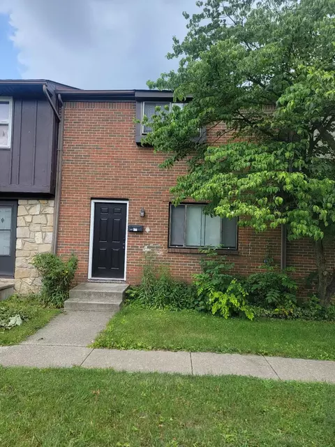 4867 Foxcroft Ct, Columbus, OH 43232
