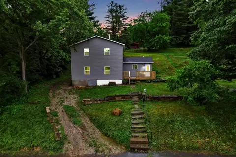 218 W Franklin St, Nelsonville, OH 45764