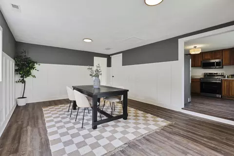 Dining - 101 Circle Dr, Baltimore, OH 43105 photo 2 of 5