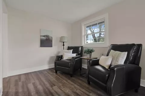 Entry Way - 101 Circle Dr, Baltimore, OH 43105 photo 3 of 3