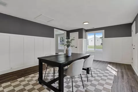 Dining - 101 Circle Dr, Baltimore, OH 43105 photo 3 of 5