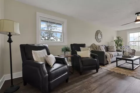 Living - 101 Circle Dr, Baltimore, OH 43105 photo 4 of 4