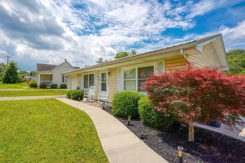 Exterior - 627 Harris St, Jackson, OH 45640 photo 3 of 11