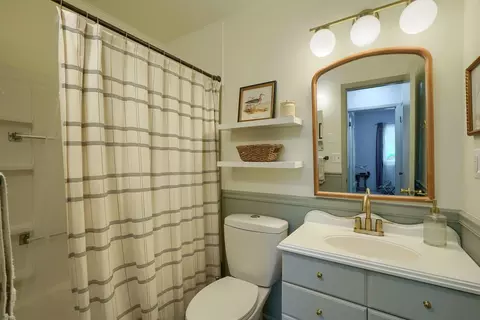 Bath - 627 Harris St, Jackson, OH 45640 photo 1 of 1