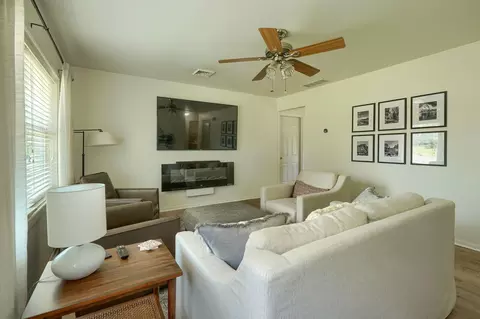 Living - 627 Harris St, Jackson, OH 45640 photo 1 of 4